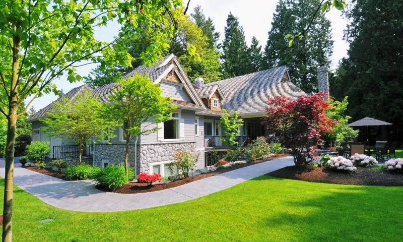 Actionable Tips to Elevate Your Commercial Landscaping